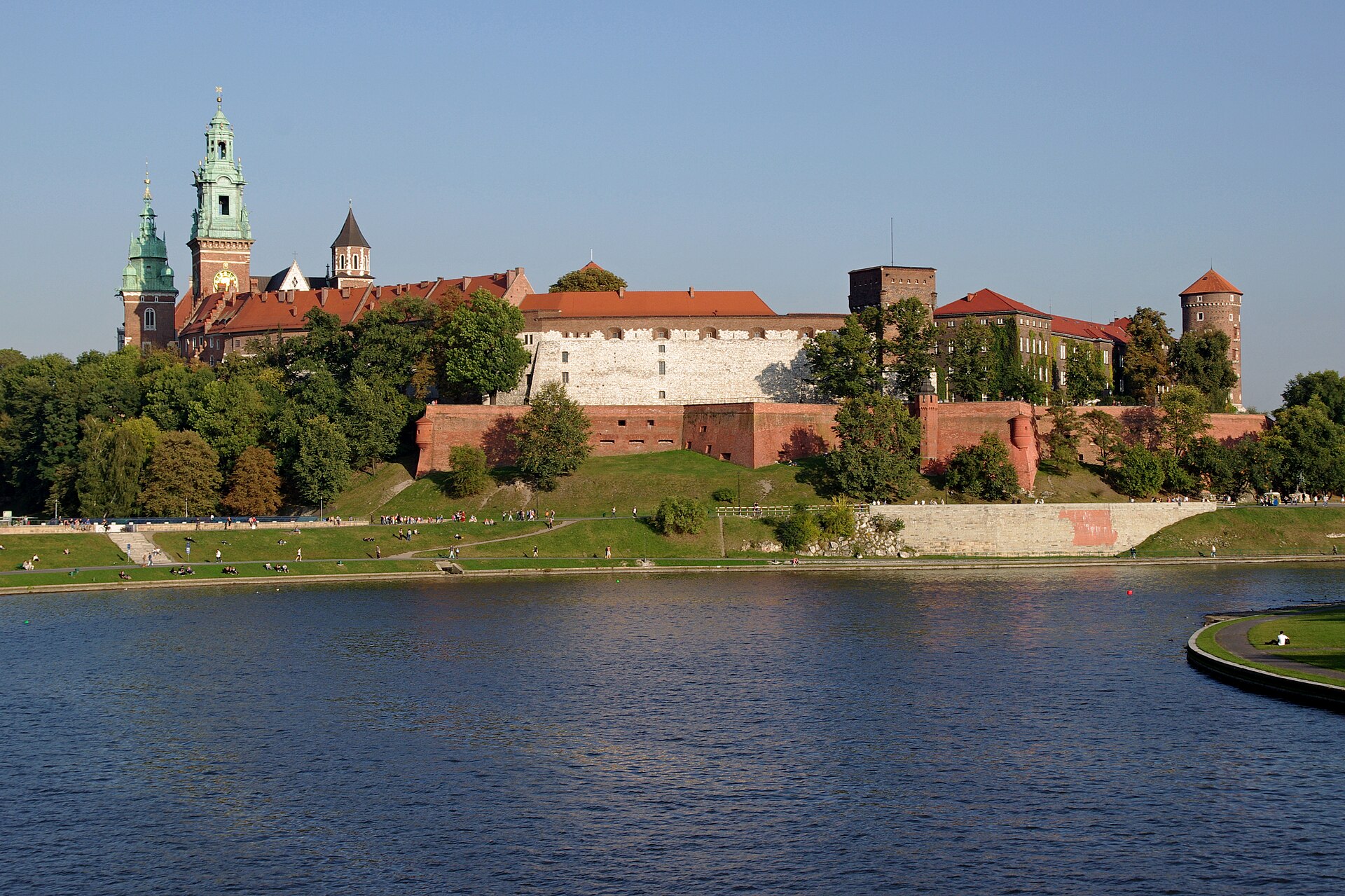 Wawel castle and cathedral above the Vistula, Kraków
